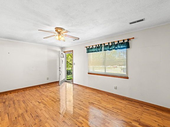 2nd image of 217 Meadow Ln