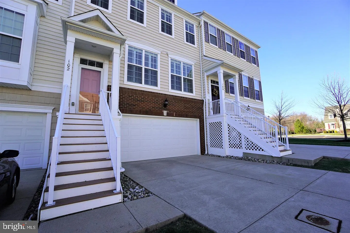 3 bed, 4.0 bath, 2296 sqft, $3,350 — Photo 2