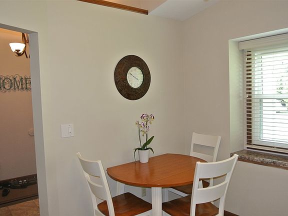 3rd image of 19070 Glendale Ave