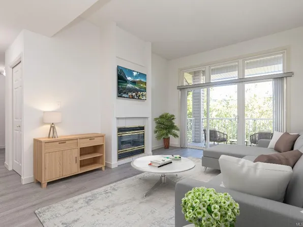 273 Moilliet St S #205, Parksville, BC V9P 2T1