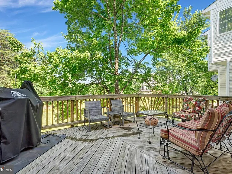 8628 Ellesmere Way — Photo 10