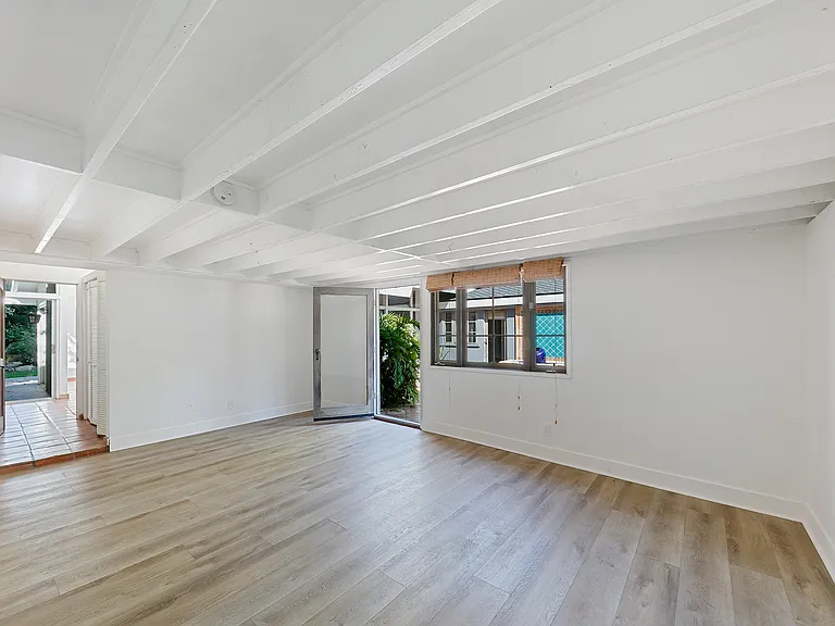 6328 Frondosa Dr — Photo 23
