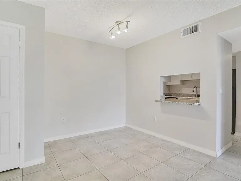 3244 S Semoran Blvd #24 — Photo 5