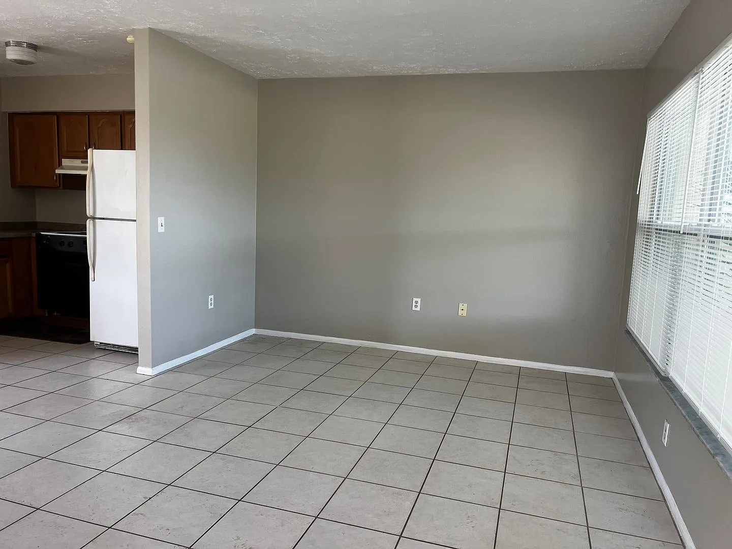2BD/1BA/Single carport - Venice — Photo 4