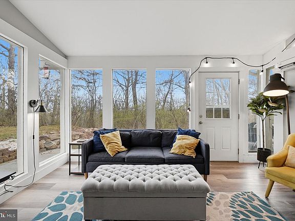 4th image of 120 Lake Dr