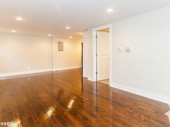 2nd image of 1940 N Bissell St #1523