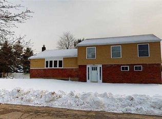 40 Delamere St, Huntington, NY 11743