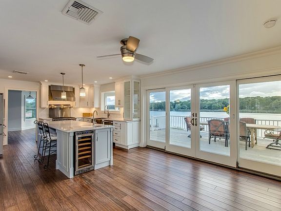 4th image of 33 River Ave