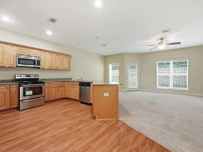 503 Arbor Lake Dr — Photo 4