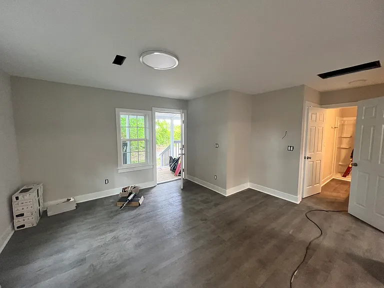 110 E Dewey St — Photo 37