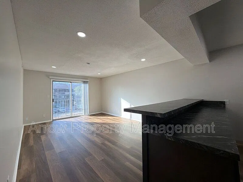 1 bed, 1.0 bath, 640 sqft, $725 — Photo 3