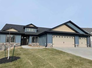 262 Chadwick Ln, Iowa City, IA
