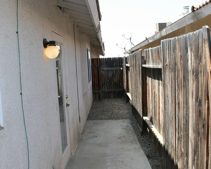 1321 Reddick Lane — Photo 12