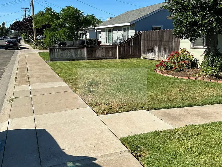 2103 N 6th St — Photo 2