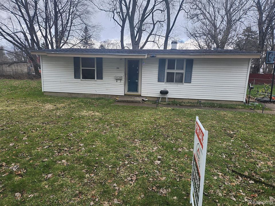 2nd image of 218 W Holbrook Ave