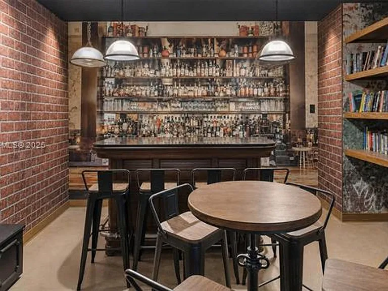 900 Bay Dr #424 — Photo 39