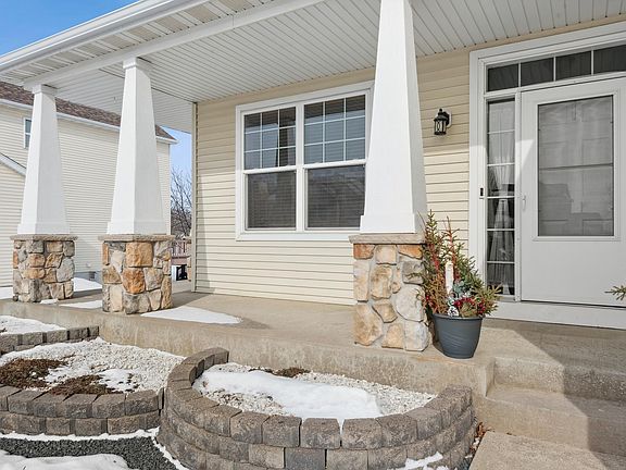 3rd image of 14415 Bayberry Cir