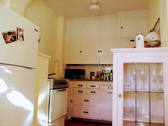 5th image of 614 10th Ave E #201