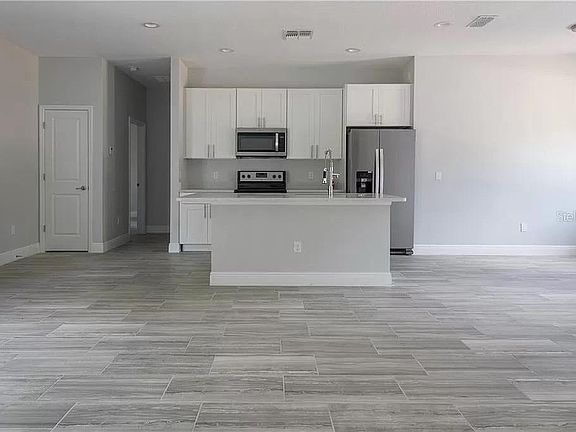 3rd image of 607 Kangaroo Dr