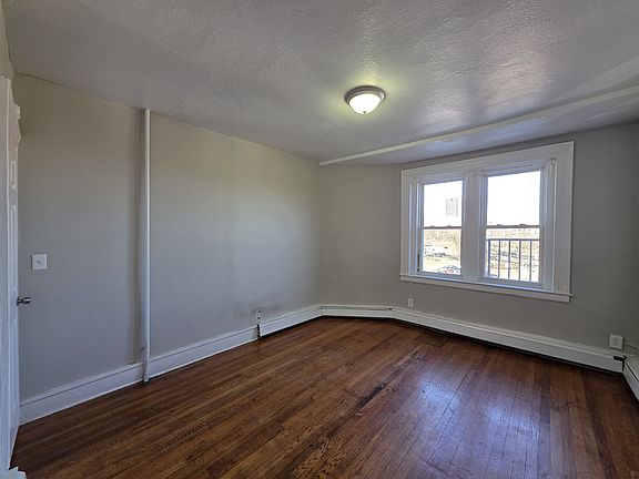 4th image of 703 Howard Ave #C-3