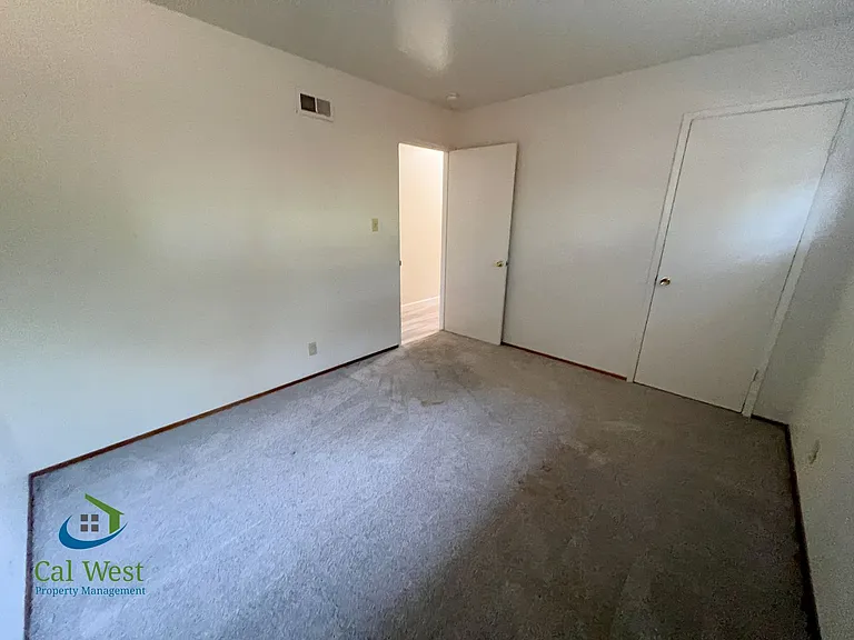 10600 E Estates Dr — Photo 23