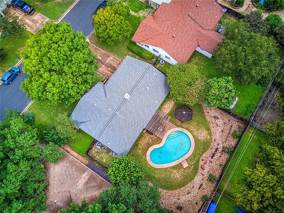 5th image of 8007 Parkdale Dr