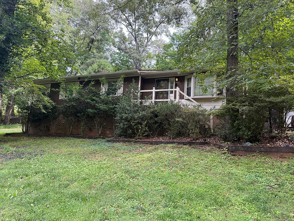 1st image of 1062 Medina Ln