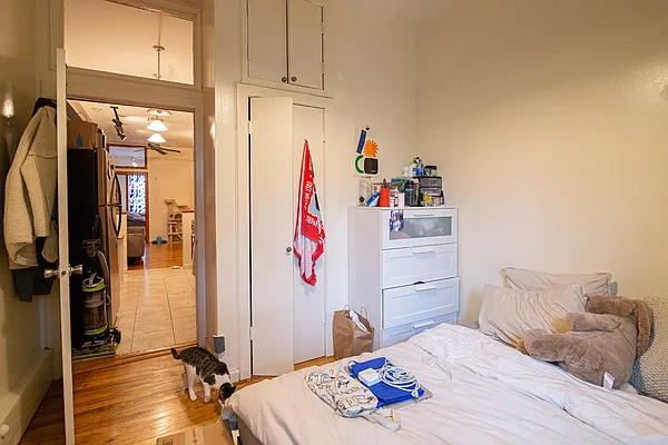 Rented by Isaac Silberstein, LREB | media 12