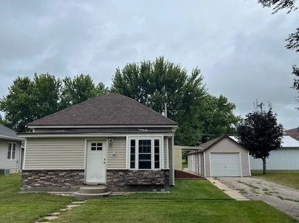 302 E Main St, Petersburg, NE 68652