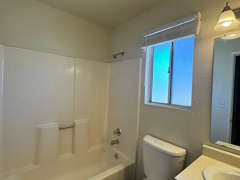 4208 White Ln — Photo 9