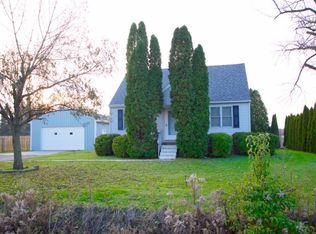 1529 N Jones Rd, Essexville, MI