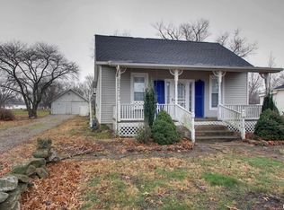 340 S Walnut St, Hull, IL 62343