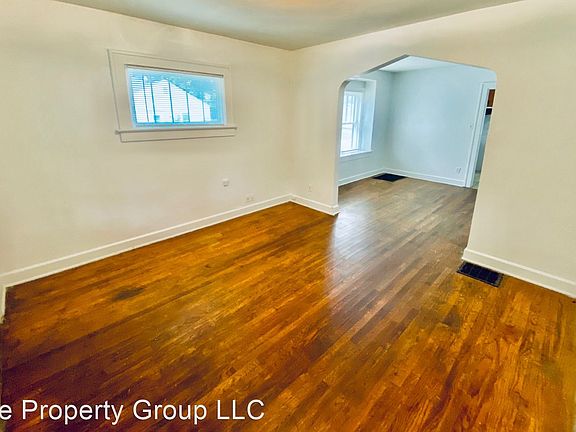3rd image of 626 N Oxford St #2
