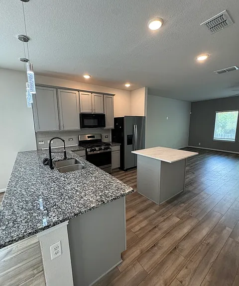7510 Boxing Elm — Photo 23