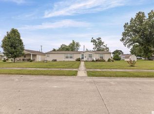 1111 S Jefferson St, Salem, IL 62881