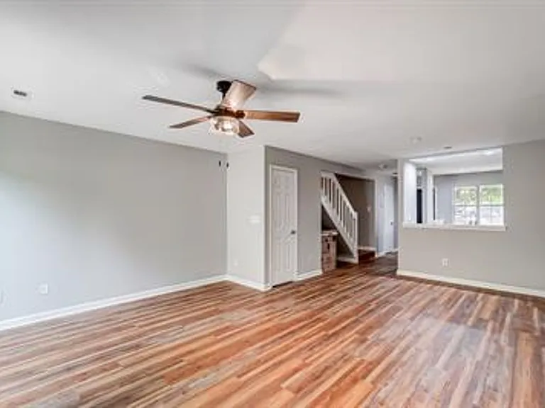 3821 Mosscroft Ln — Photo 23