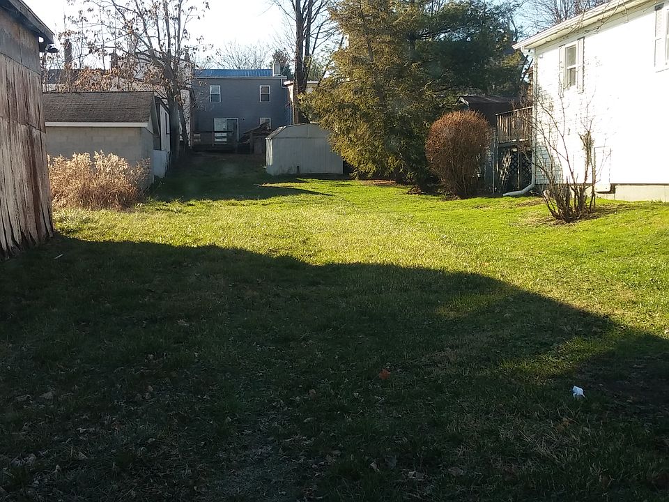 2nd image of 15 W Main St