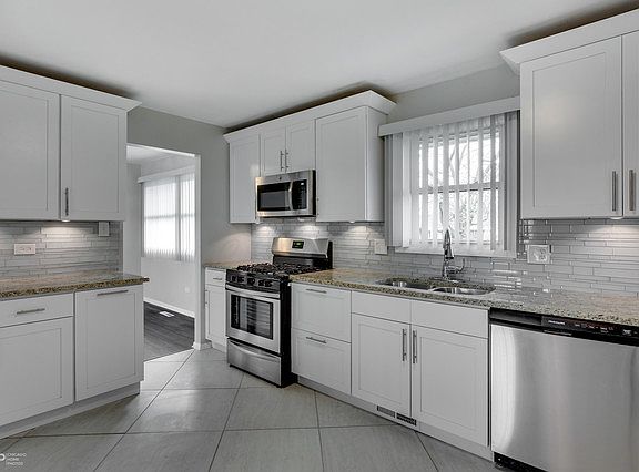 5th image of 1200 E 166th St