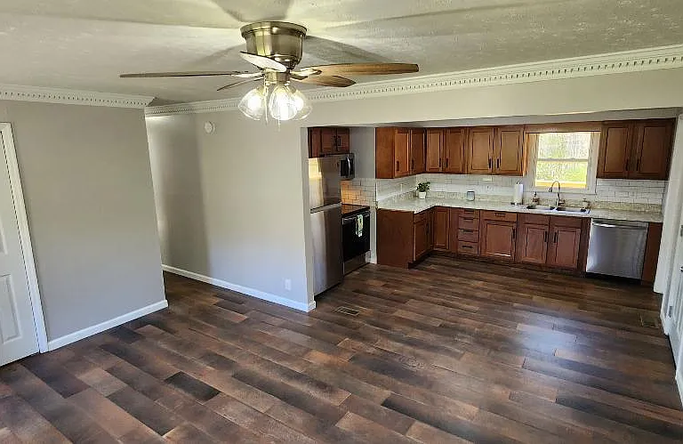 2639 Saint James Ave — Photo 4