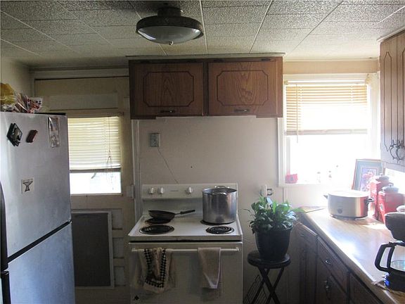 3rd image of 524 N Ford Ave