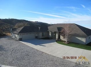 22201 Saddleback Dr, Tehachapi, CA 93561