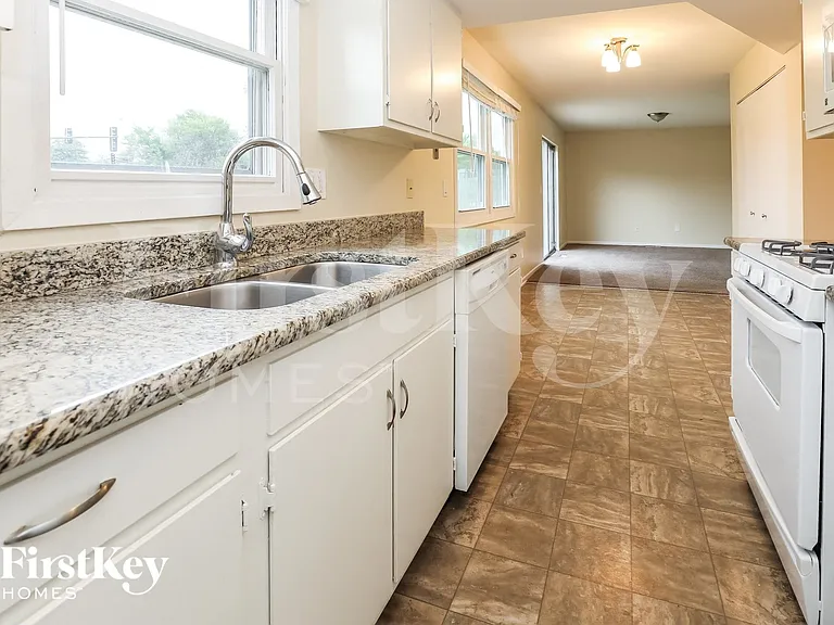 800 Shady Ln — Photo 7