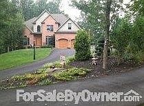 1324 Chippendale Road
						:
						Circular driveway / entrance garden