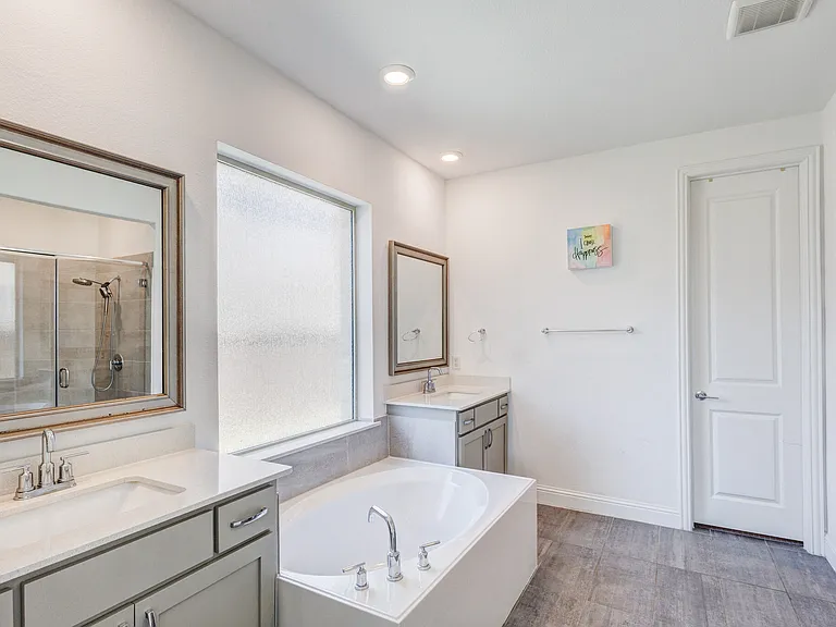 7597 Sanctuary Dr — Photo 25