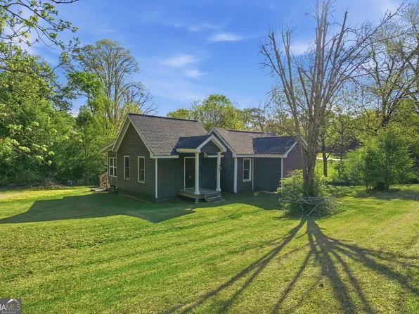 382 Main St, Talmo, GA 30575