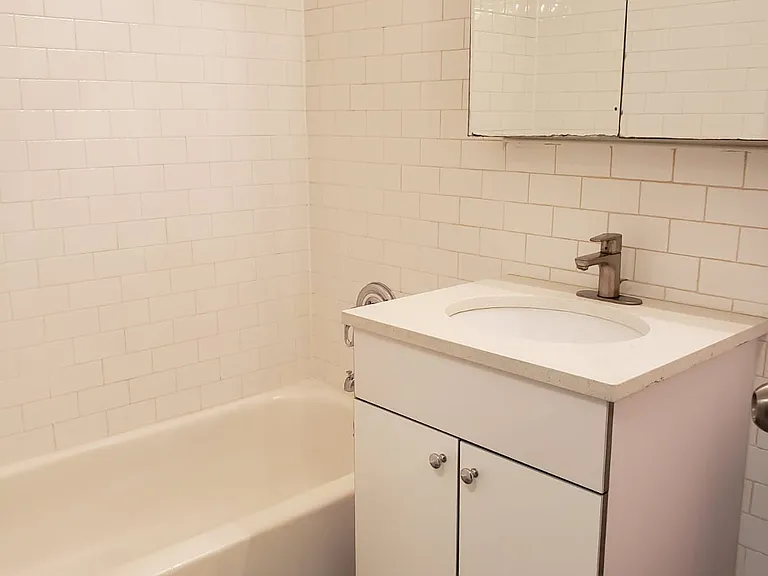 614 10th Ave #3D — Photo 5