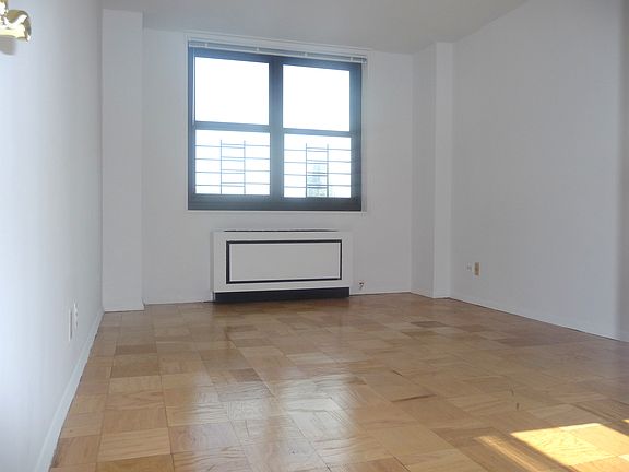 2nd image of 200 E 72nd St APT 31A
