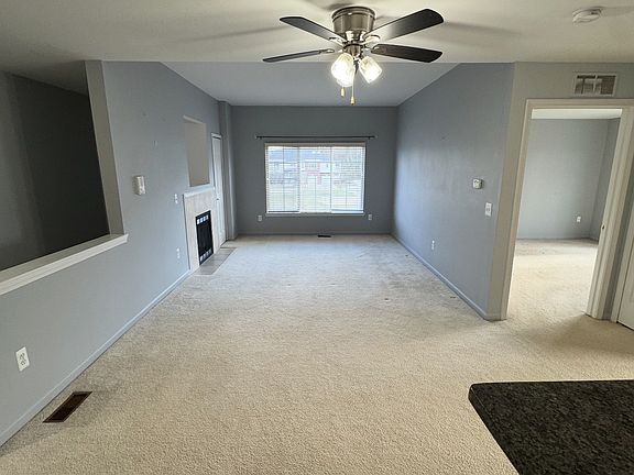 3rd image of 5427 Twin Oaks Dr