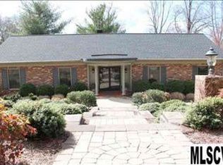 1049 14th Avenue Dr NW, Hickory, NC 28601