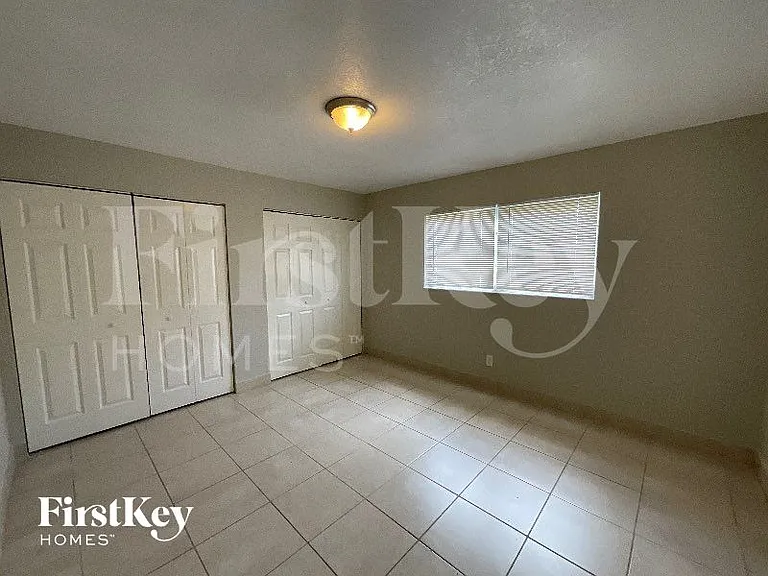 3333 NW 32nd Ct — Photo 8